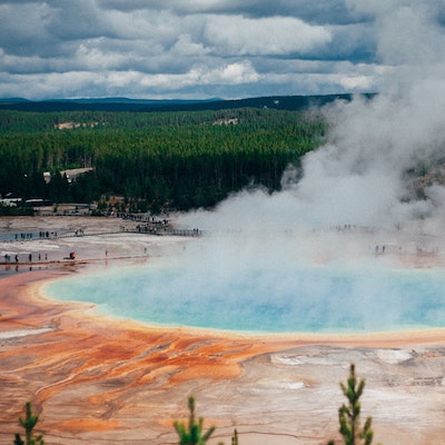 grand prismatic spring in Yellowstone